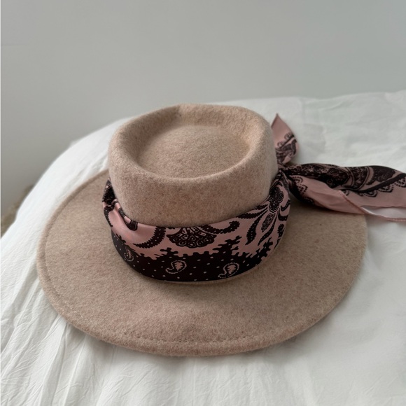Anthropologie Felt Hat w/ Removable Silk Wrap - Picture 2 of 3